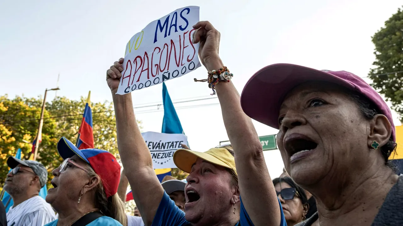 Proteste în Venezuela din cauza penelor de curent. Caracas rămâne fără electricitate, după ce SUA au promis modernizarea rețelei