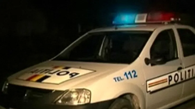 DISTRACȚIE. Poliția a intervenit cu spray-uri ca să spargă o petrecere dintr-un bloc din Ploiești. A curs cu amenzi usturătoare
