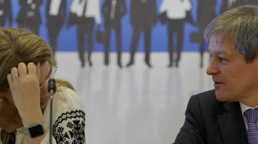 Ce caută premierul Cioloș la CN al PNL: Da, eu l-am rugat să vină