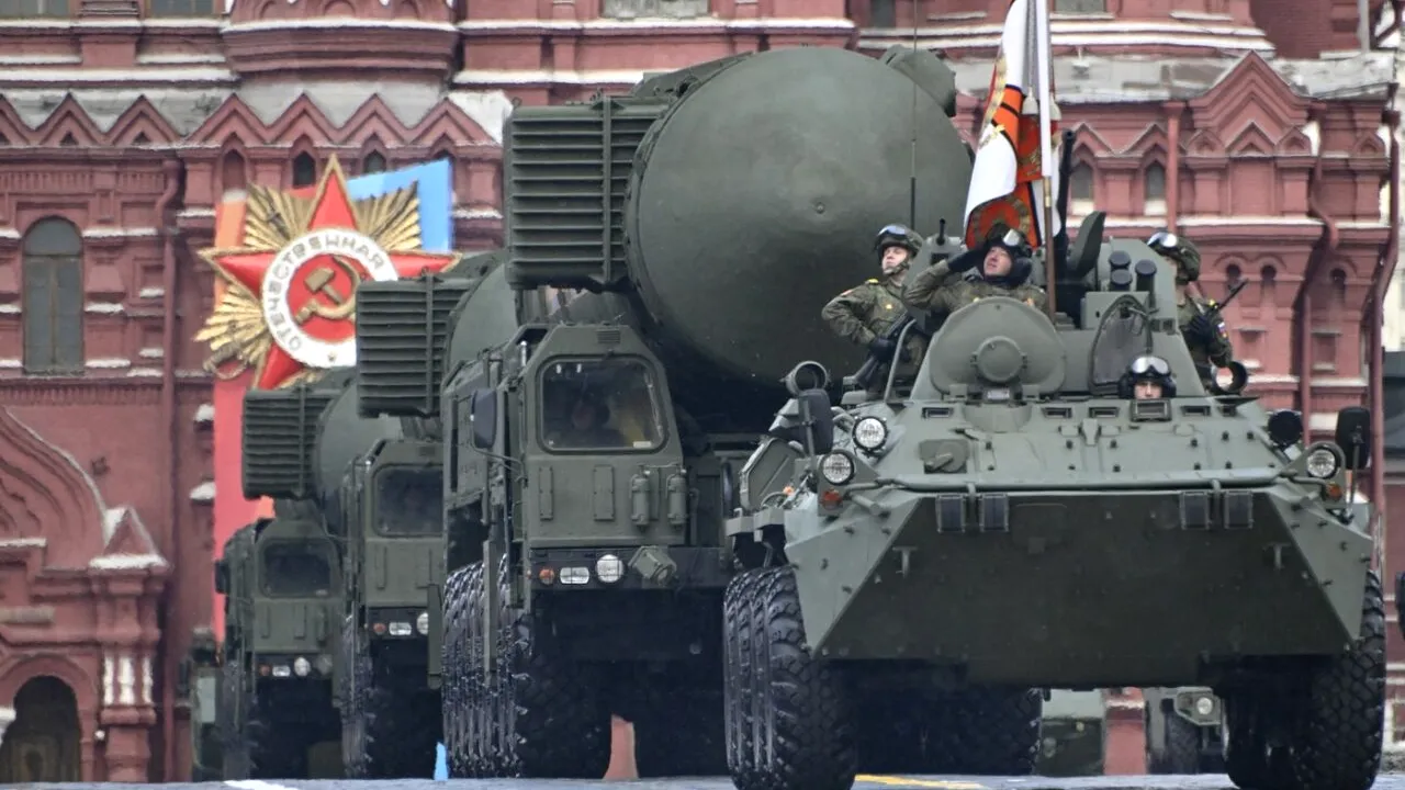 NATO nu este pregătit să facă față unui atac din partea Rusiei, spun oficialii suedezi. Kremlinul se pregătește financiar pentru un război de 10 ani