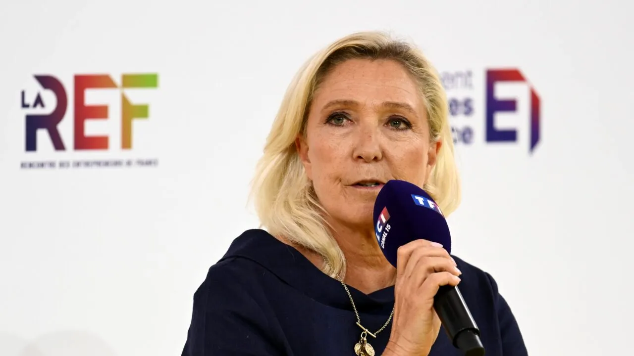 Marine Le Pen conduce cursa pentru Élysée. Tabăra lui Macron mizează pe un al treilea „nu” din partea francezilor
