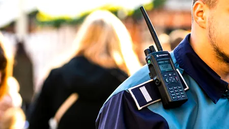 Polițist din București, anchetat după ce a mers la pensat în timpul serviciului. Agentul nu a putut interveni la o urgență pentru că era la salon