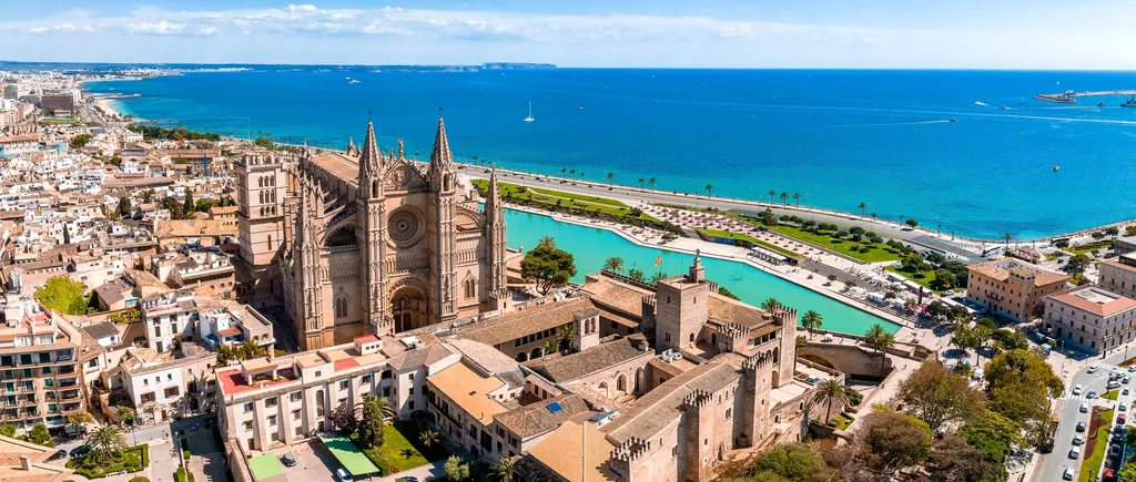 Palma de Mallorca declară RĂZBOI turismului de masă: Localnicii nu vor mai închiria apartamente pentru turiști