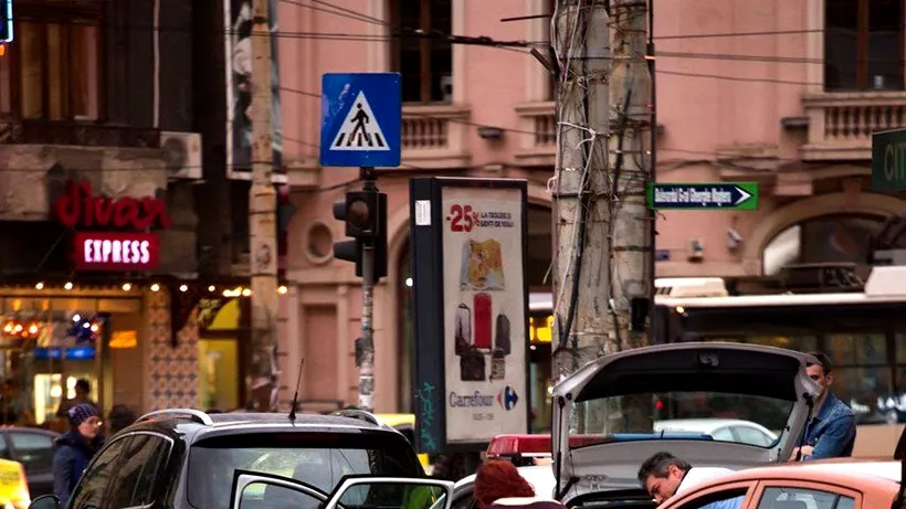 Cum au fost surprinși doi polițiști români în plină stradă