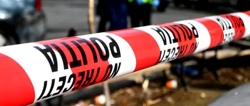 O femeie a fost găsită moartă pe scara unui imobil din județul Brașov. Poliție: Moartea a fost violentă