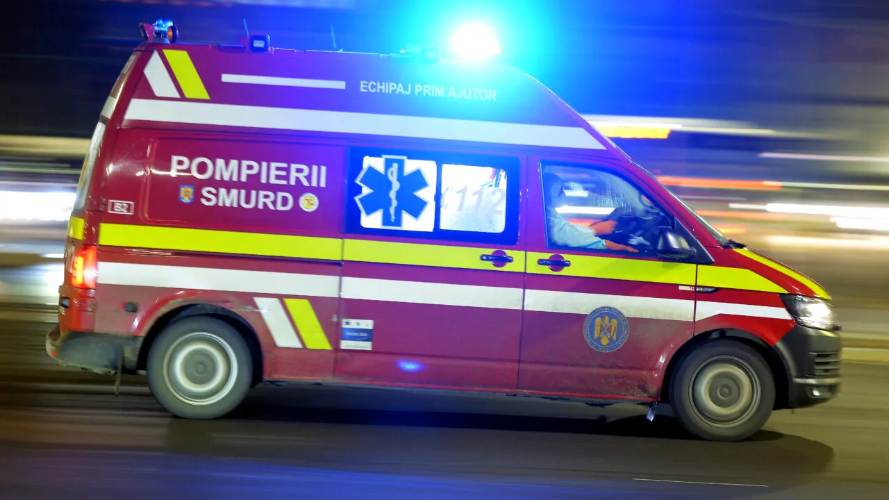 Un bărbat de 27 de ani a suferit arsuri de gradul II după ce s-a autoincendiat de la aprinderea unei țigări