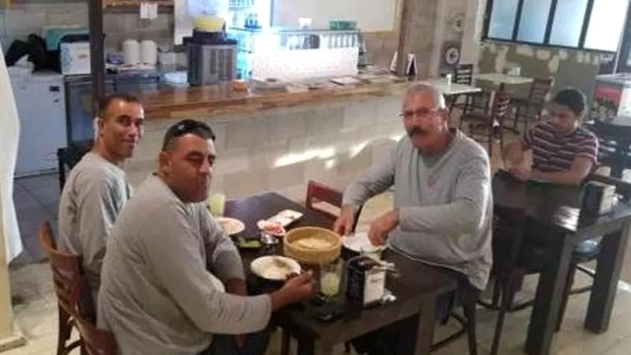 Angajatul unui restaurant din Tel Aviv crede că a găsit soluția perfectă pentru a aduce pacea în conflictul israelo-palestinian

