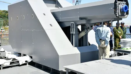 Forțele Navale japoneze au prezentat primul tun electromagnetic HIPERSONIC