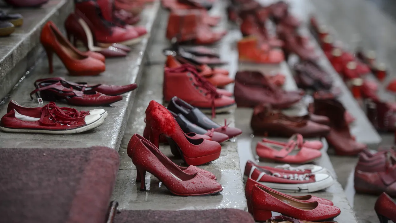 România nu găsește bani pentru boala care ucide 2.000 de femei pe an. Ar putea fi prevenită cu un vaccin pe care Ministerul Sănătății nu îl cumpără pentru că „bugetul nu permite