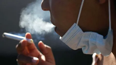 Statele Unite acordă prioritate fumătorilor pentru vaccinul Covid-19, provocând frustrare în rândul angajaților esențiali