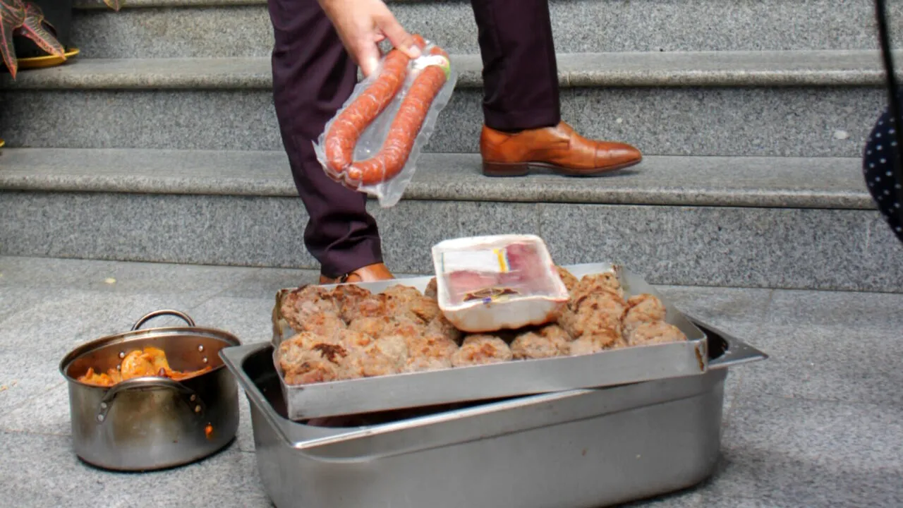 Amenzi în valoare de 124.000 de lei în urma controlului efectuat de ANPC în Satul de Vacanţă. Trei unităţi au fost închise temporar