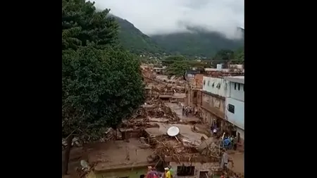 Preşedintele Venezuelei a decretat trei zile de doliu naţional după ce 22 de oameni au murit și peste 50 sunt dați dispăruţi în urma unei alunecări de teren