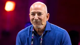 Ce prezice Jeff Bezos despre viitorul pieței muncii. Fondatorul Amazon vorbește despre singurul tip de lucrător care nu ar putea fi înlocuit de AI