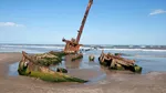 Rămășițele unei nave naufragiate în 1884, scoase la țărm de o furtună în Nantucket