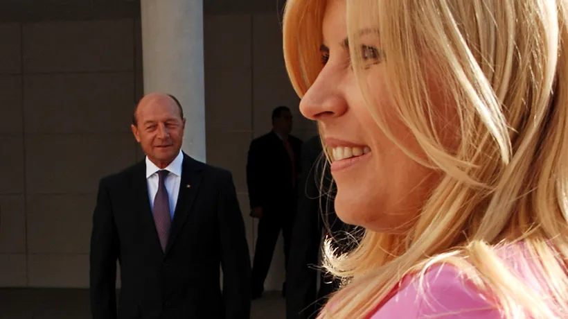 Președintele Băsescu a semnat pentru candidatura Elenei Udrea în alegerile prezidențiale 
