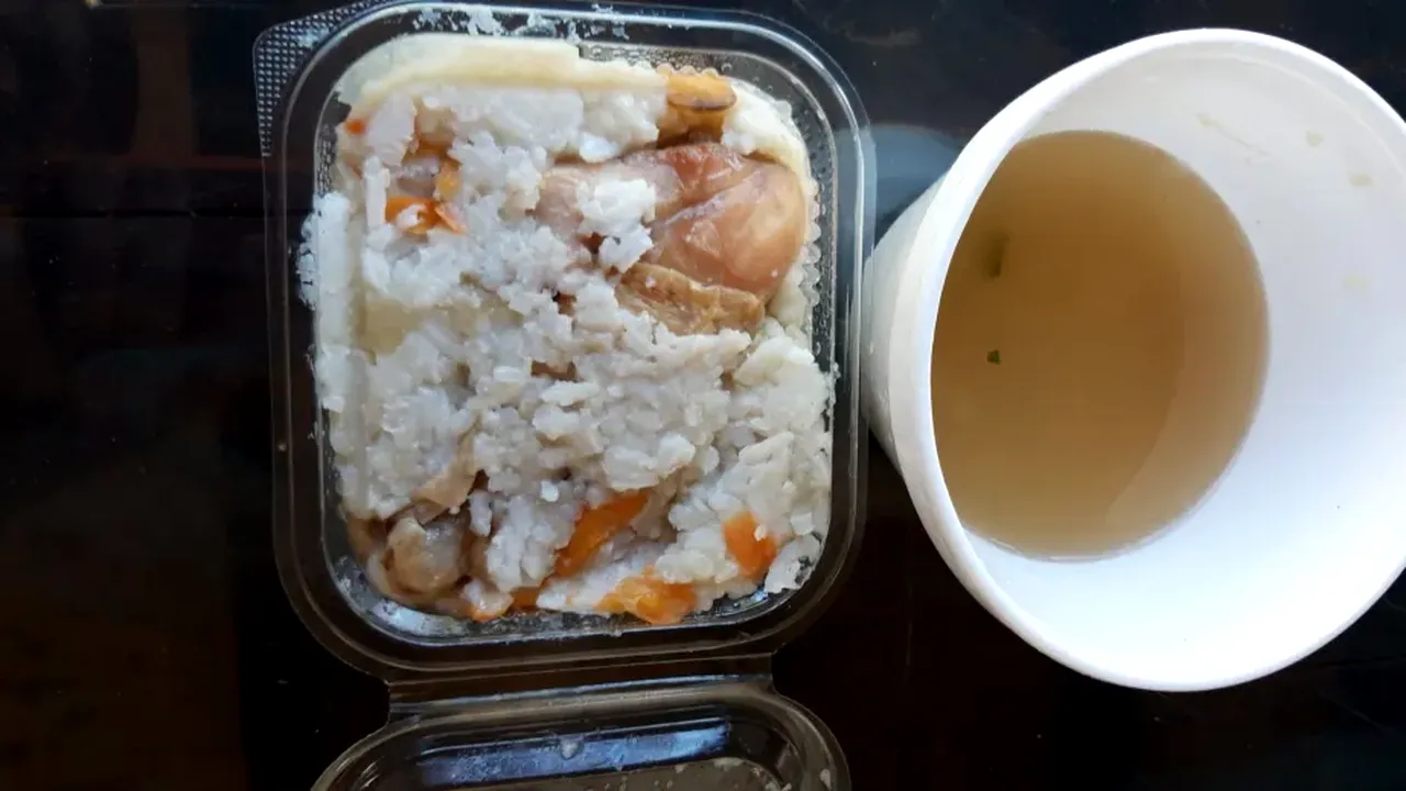 Mâncare stricată pe masa copiilor de la Secția de Pediatrie a Spitalului de Urgență Craiova