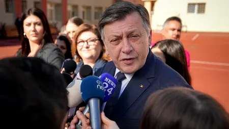 Crin Antonescu, declarații în ENGLEZĂ după vot. Ce le-a spus jurnaliștilor străini