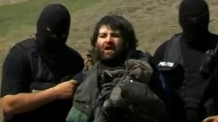 Omul Pădurii, cel mai feroce criminal în serie din pușcăriile românești. Dormea într-o vizuină și spunea că vrea să omoare „gândaci”