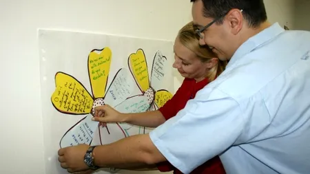 MESAJE ȘI URĂRI DE 8 MARTIE. De Ziua Femeii, Ponta împarte flori virtuale 