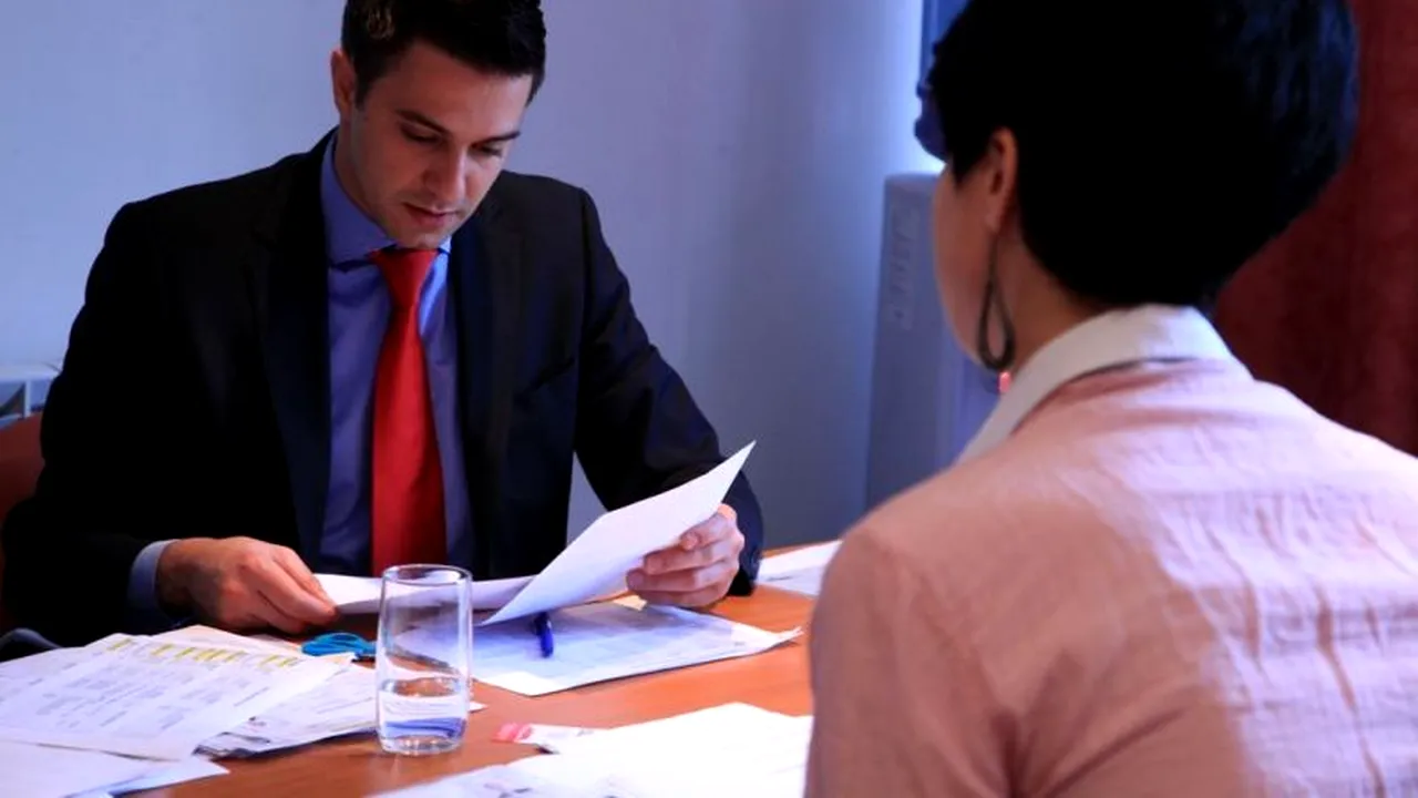 Hotelierii de lux din Grecia, Cipru și Marea Britanie caută recepționeri și cameriste în România. Ce salarii oferă