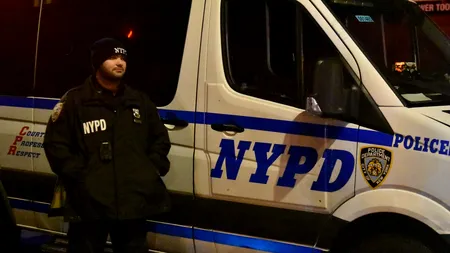 Trei polițiști au fost răniți în New York de către un tânăr înarmat cu o macetă