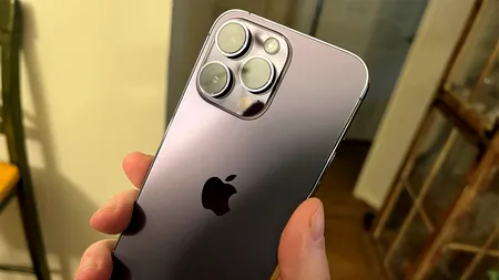 Un prahovean a crezut că a cumpărat un Iphone 14 Pro Max de OLX, cu 3.500 ron. Ce telefon a primit, de fapt