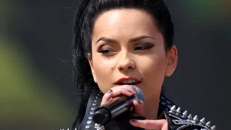 Inna a ajuns la spital după ce scena pe care cânta la Istanbul s-a prăbușit. Mesajul cântăreței după accident