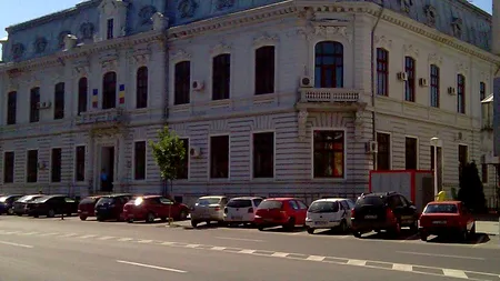 Procuror de la PJ Craiova, deferit justiției pentru că a anunțat o persoană că este interceptată