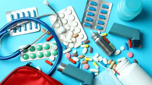 Criza medicamentelor bate la ușă, prețurile vor exploda. Avertismentul lui Dragoș Damian, CEO Terapia Cluj