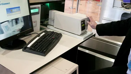 Vameșii au fost șocați când au verificat bagajele unui român care venea din Etiopia