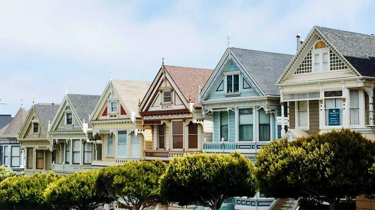 Orașul din România în care o casă costă doar 1.800 de euro. În preț e inclus și un teren de 4.300 mp