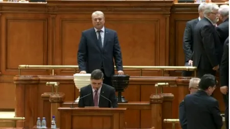 Gest ciudat făcut de un senator PSD în timpul votului pentru învestirea guvernului: ''Nu interpretați în alt mod''