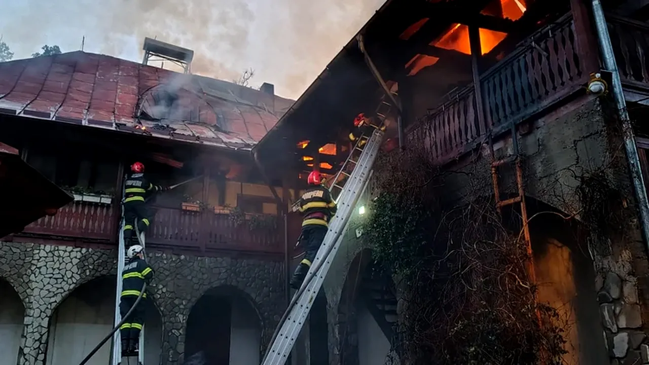 Explicația preoților pentru cărțile de tarot de la Mănăstirea Bisericani. Lăcașul sfânt, mistuit de un incendiu soldat cu o victimă