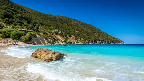 CORONAVIRUS. Grecia a anunțat când își deschide sezonul turistic. Când ar putea merge românii în vacanță în această țară