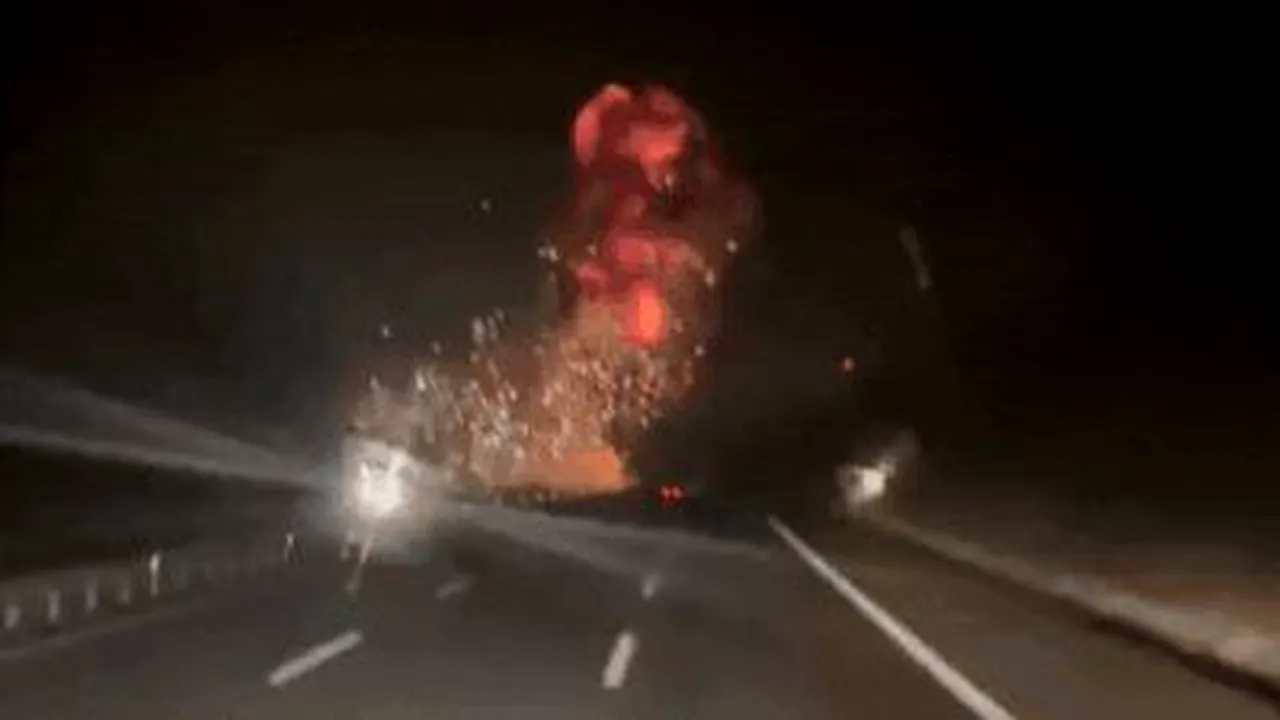 Accident aviatic în Turcia: Un avion de vânătoare al Forțelor Aeriene s-a prăbușit în apropierea unei autostrăzi. Pilotul a murit pe loc