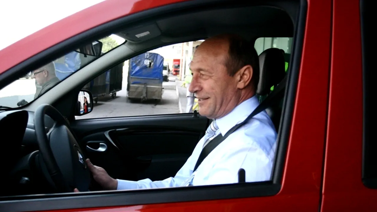 Cine este Corcodel, vagabondul care îl așteaptă pe Traian Băsescu în fiecare seară