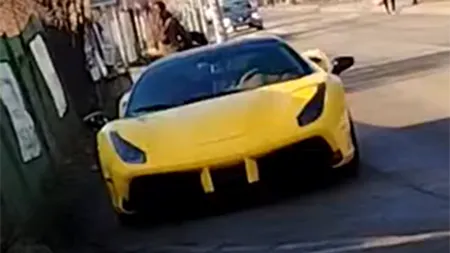 Unde și-a putut parca un șofer, Ferrari-ul de 250.000 de euro, în CLUJ. Cum au reacționat trecătorii