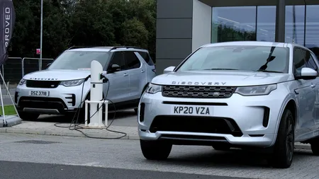 Înjumătățirea subvenției la Rabla Plus duce la prăbușirea vânzărilor de mașini electrice și hybrid: 