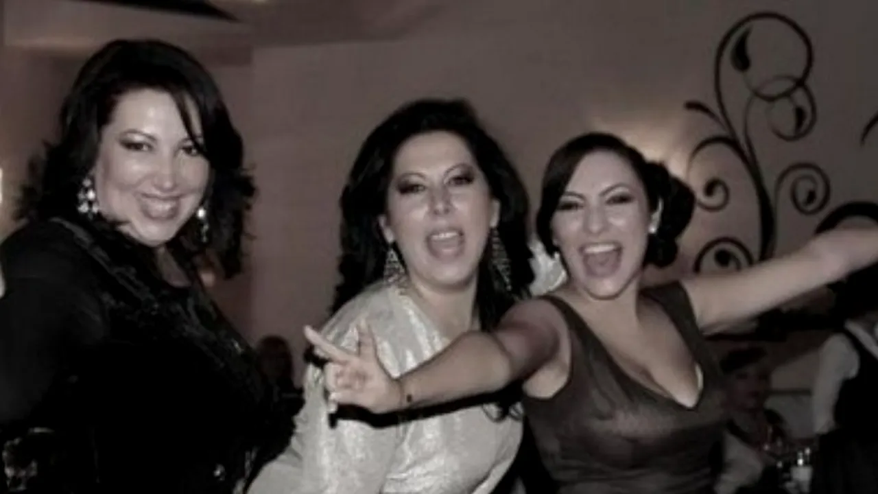 Cum arată surorile și frații mai puțin cunoscuți ai vedetelor din România și de peste hotare. GALERIE FOTO