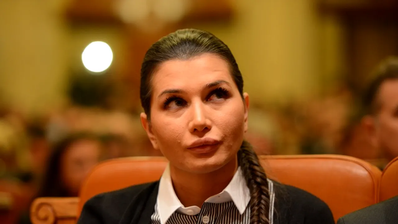 Cum arată Elena Băsescu în luna a noua de sarcină