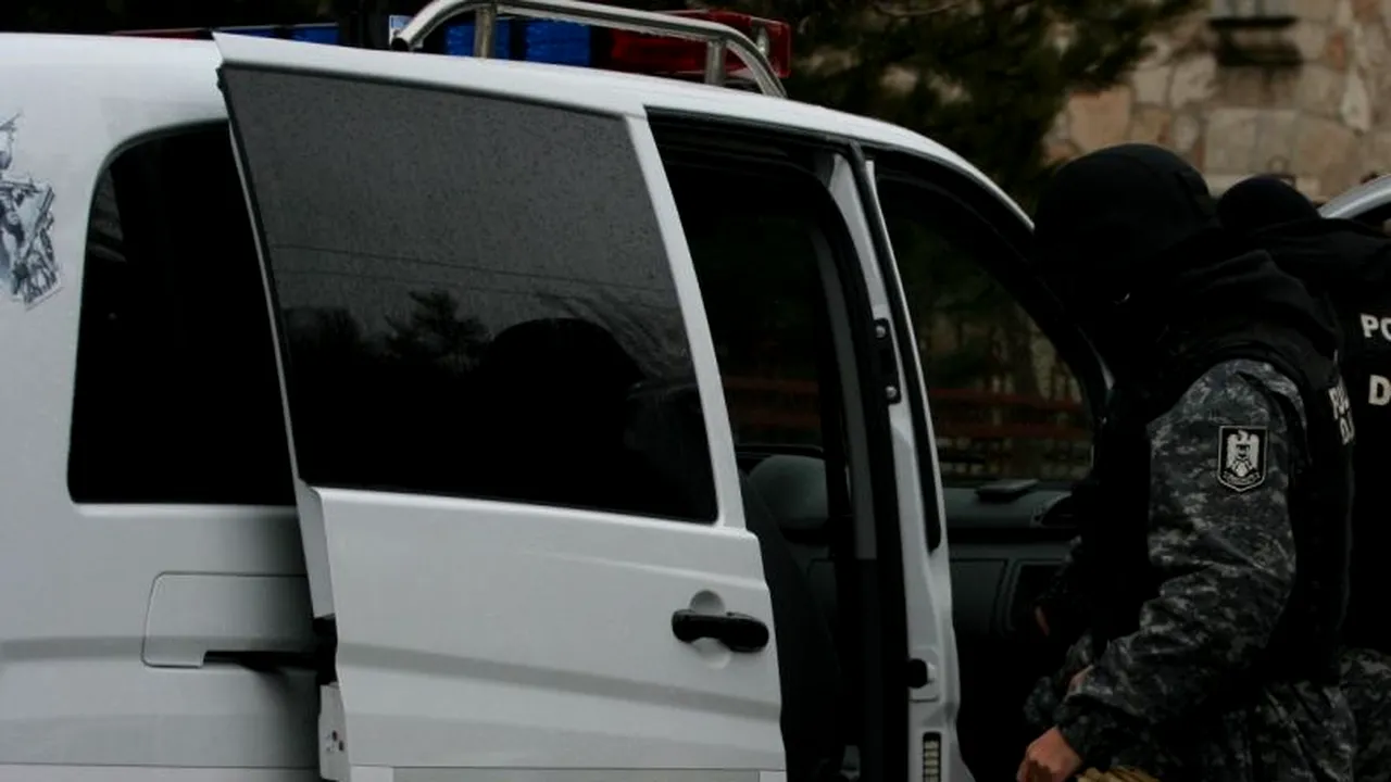 Percheziții la firme și persoane din Argeș suspectate de evaziune fiscală și cămătărie