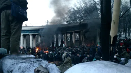 ULTIMATUM PENTRU EUROMAIDAN. Guvernul ucrainean amenință cu instaurarea stării de urgență după ocuparea Ministerului Justiției