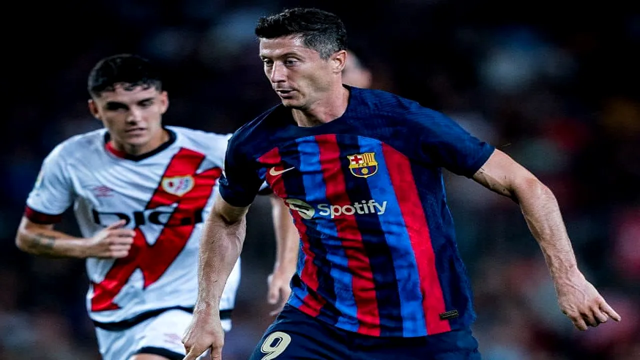 Robert Lewandowski a fost jefuit înaintea unui antrenament al Barcelonei. Fotbalistul acorda autografe în momentul furtului