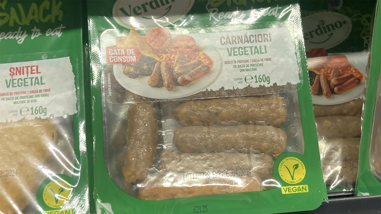 Ce conțin, de fapt, cârnații de post din Kaufland România. Costă 58 lei/kg, dar eticheta e șocantă!