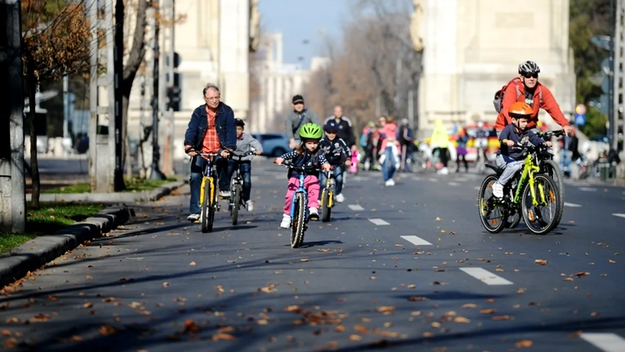 Campania BICICLEȘTI continuă. Vă așteptăm duminică, de la 11.00, pe Kiseleff, să facem mișcare curată
