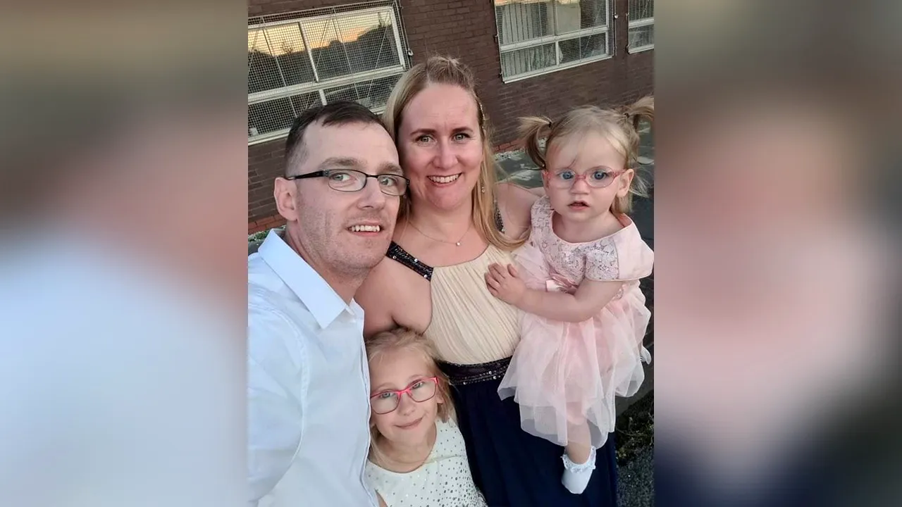 Care este reacția spitalului din Marea Britanie după ce o fetiță de doi ani a murit în somn, fiind trimisă acasă și tratată cu paracetamol