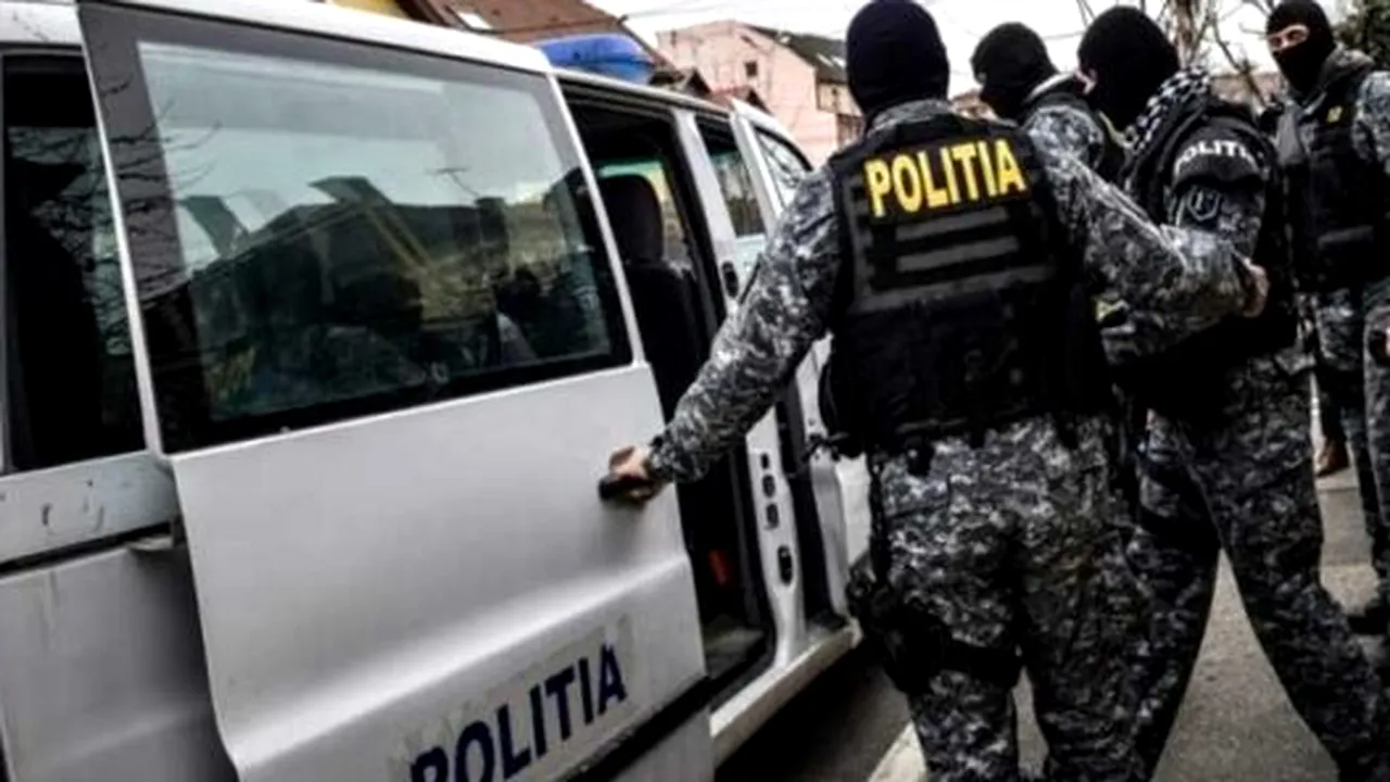 SCANDAL în fața unui magazin din Sectorul 5. Patru bărbați reținuți într-un dosar penal, pentru infracțiuni de lovire sau alte violențe