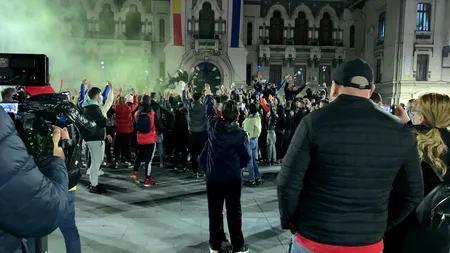 Proteste violente la Craiova. Fotografia lui Raed Arafat a fost incendiată