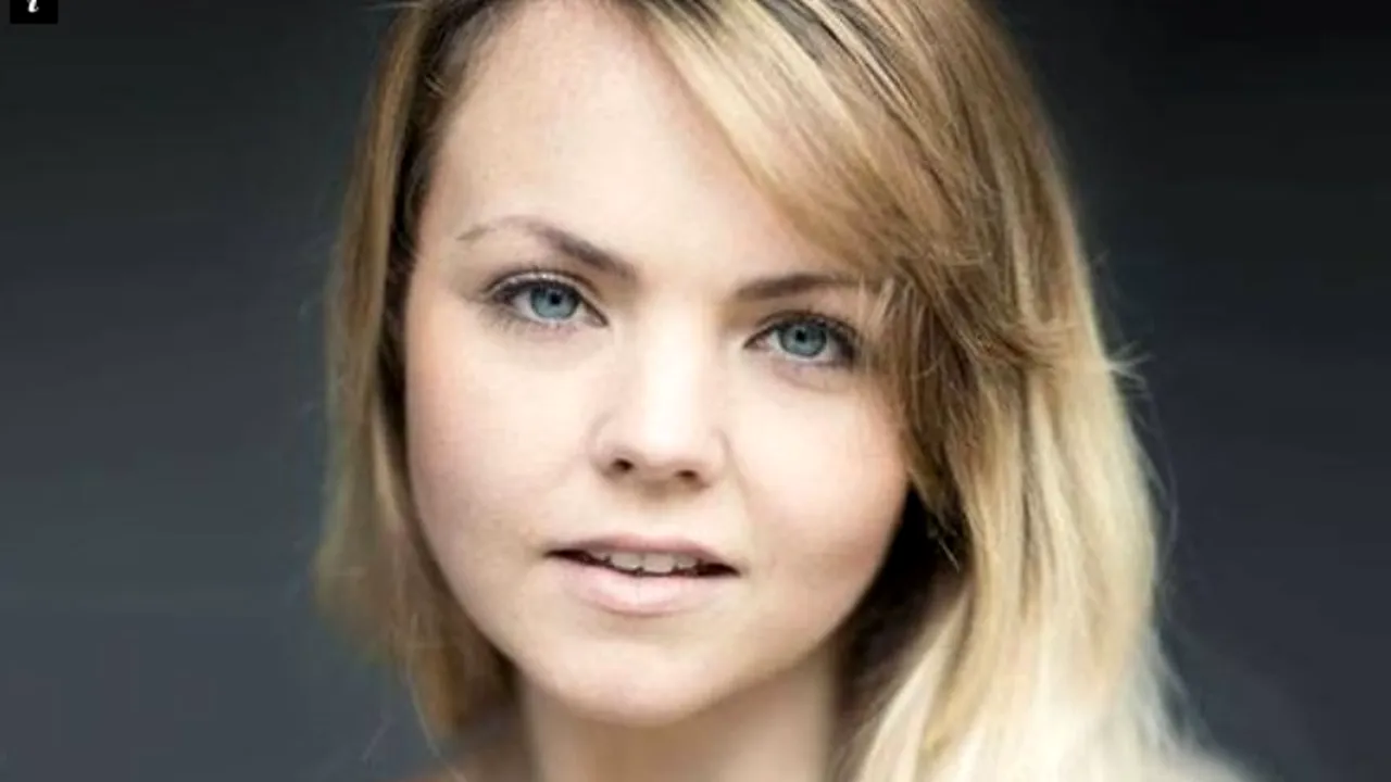 A mintit că e mai tânără și a fost concediată imediat ce s-a aflat câți ani are de fapt