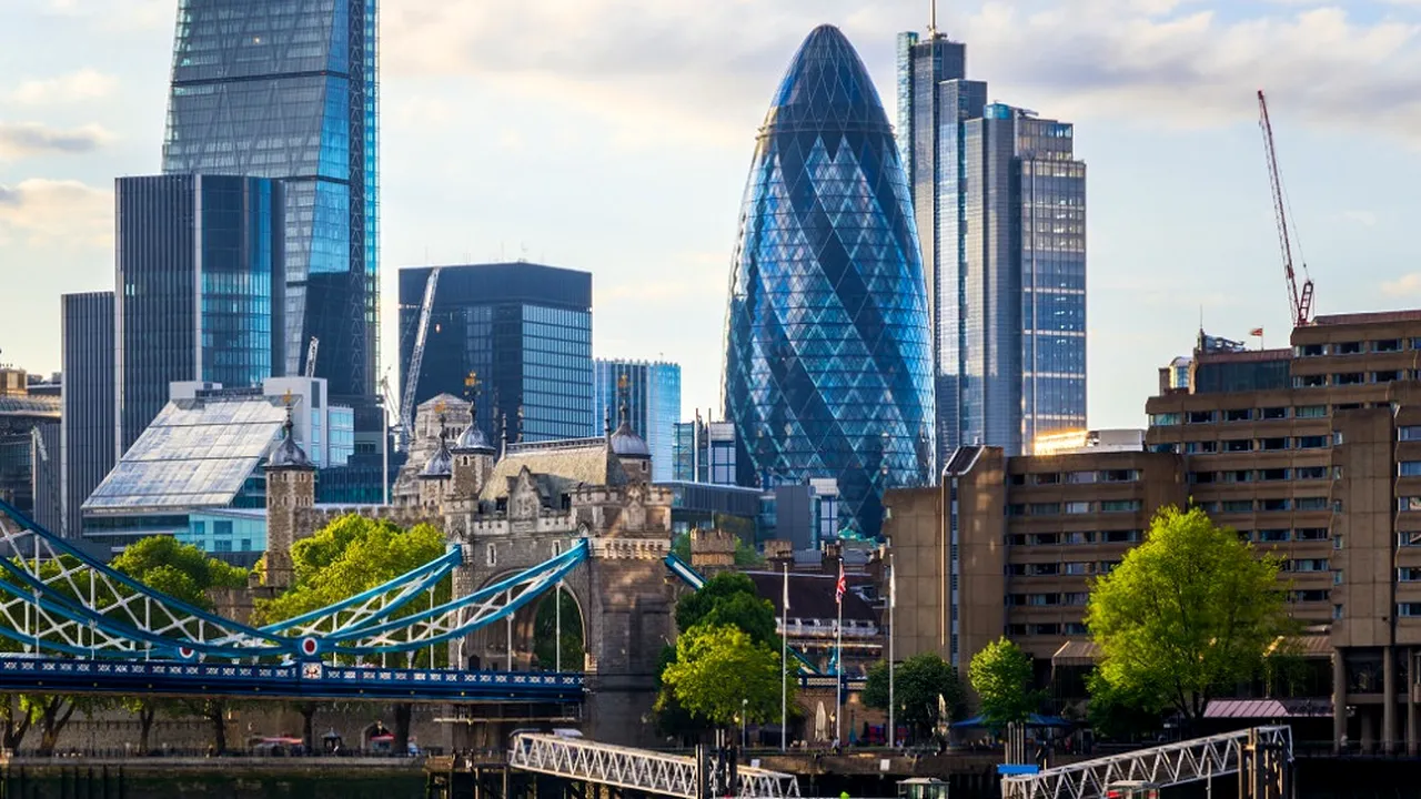 Celebra bancă Goldman Sachs începe să mute sute de posturi din Marea Britanie înainte de Brexit